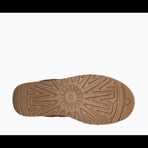 Ugg Mini Bailey Boot - Picture 2 of 4